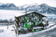 BergBaur – Das Crazy Farming Hotel