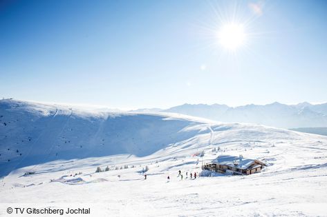 SETTIMANA BIANCA: DA OXO UNA MONTAGNA DI OCCHIALI DA SOLE PER LO SPORT  SULLA NEVE - OXO Italia