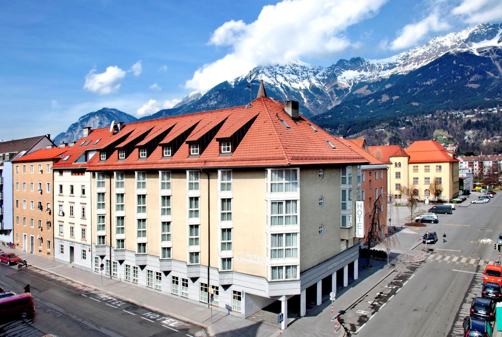 Hotel Alpinpark - Slide 1