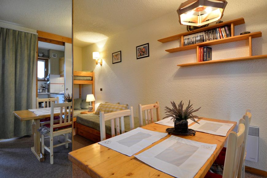 Apartm&aacute;n - 5 os. (cca 28 m&sup2;, AY84), BS
