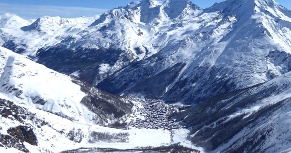 Ski holidays Saas-Fee - ski deals - cheap ski packages - lift pass