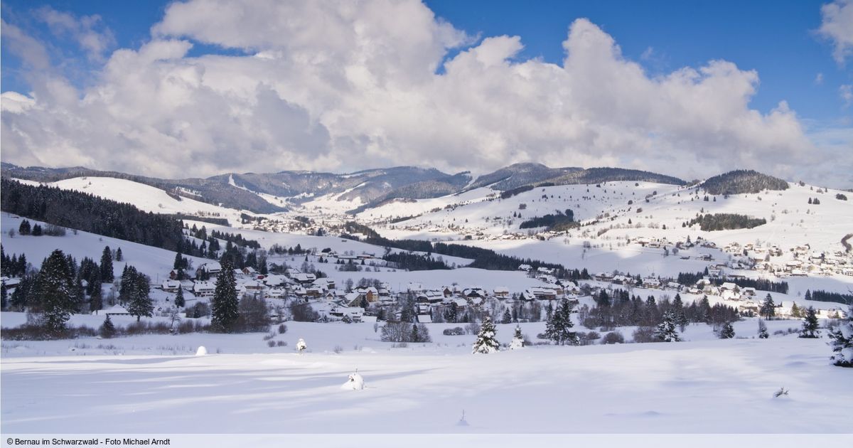 Sneeuwhoogte Bernau in het Zwarte Woud Weer Piste omstandigheden Webcam