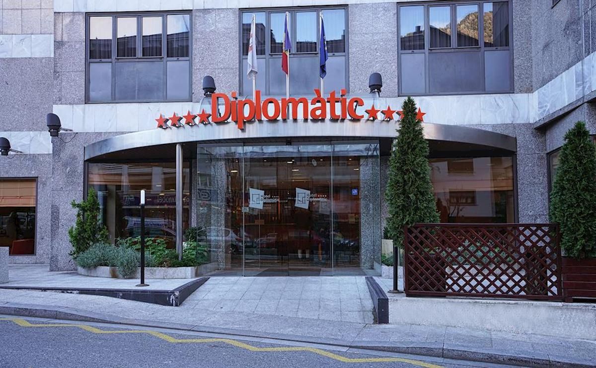Hotel Diplomatic (S)