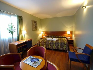 Hotel Diplomatic (P)