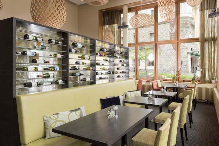 Einzelzimmer/Zustellbett Bad/WC (max. 1 Erwachsener + 1 Kind), ÜF