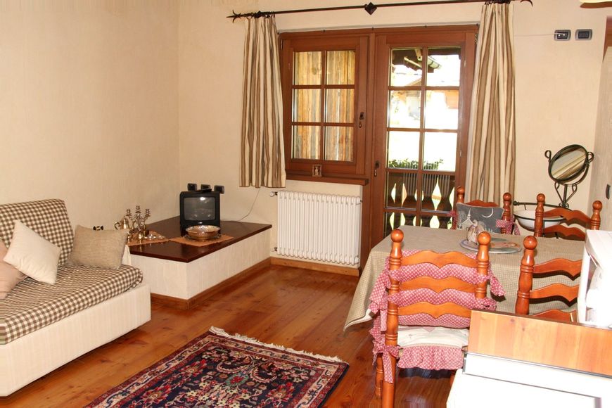 Apartm&aacute;n - 4 os. (cca 35 m&sup2;), BS
