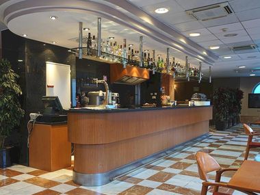 Hotel Diplomatic (S)