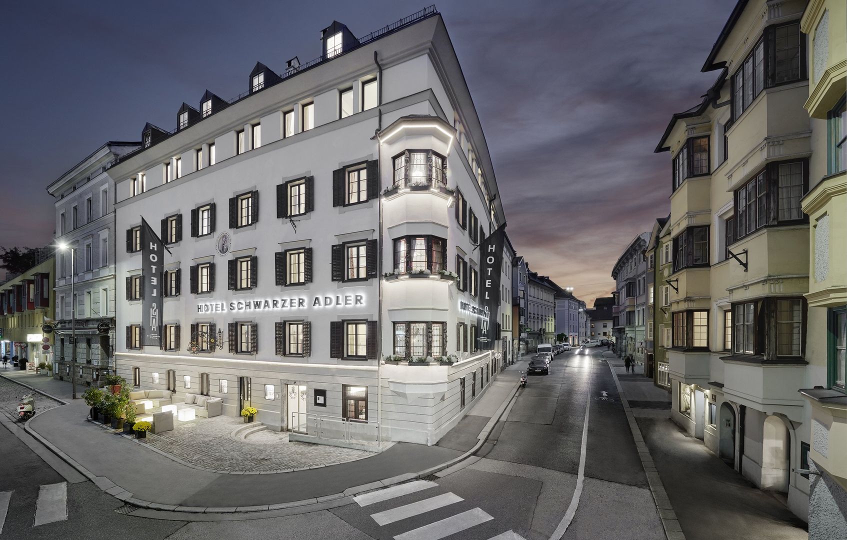 Hotel Schwarzer Adler Innsbruck - Slide 1