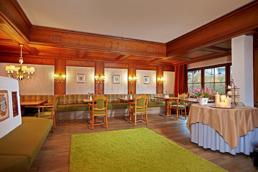Slide4 - Hotel Bavaria