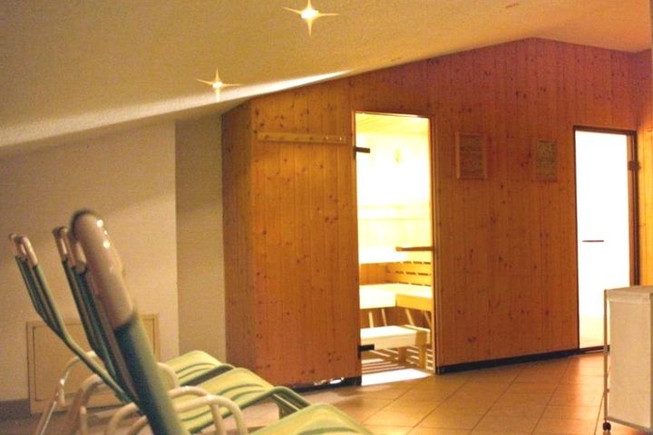 2-persoonskamer/2 bijzetbedden douche/wc, LO