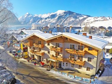 PEOPLE'S Hotel in Kaprun