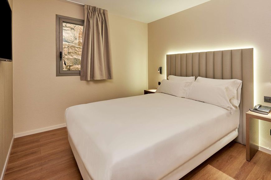 Dvoulůžkov&yacute; pokoj, koupelna/WC (Standard, cca 22 m&sup2;), BS