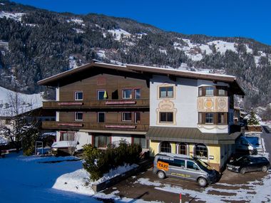 Hotel Garni Maximilian in Zell am Ziller