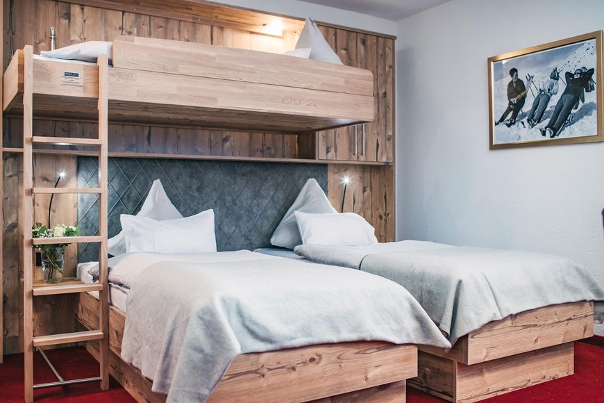 Arlen Lodge Hotel - Slide 2