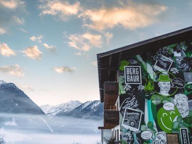 BergBaur &ndash; Das Crazy Farming Hotel