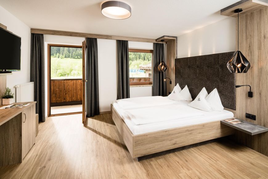 Dvoulůžkov&yacute; pokoj, sprcha/WC (cca 14 m&sup2;, Alpin), AI light