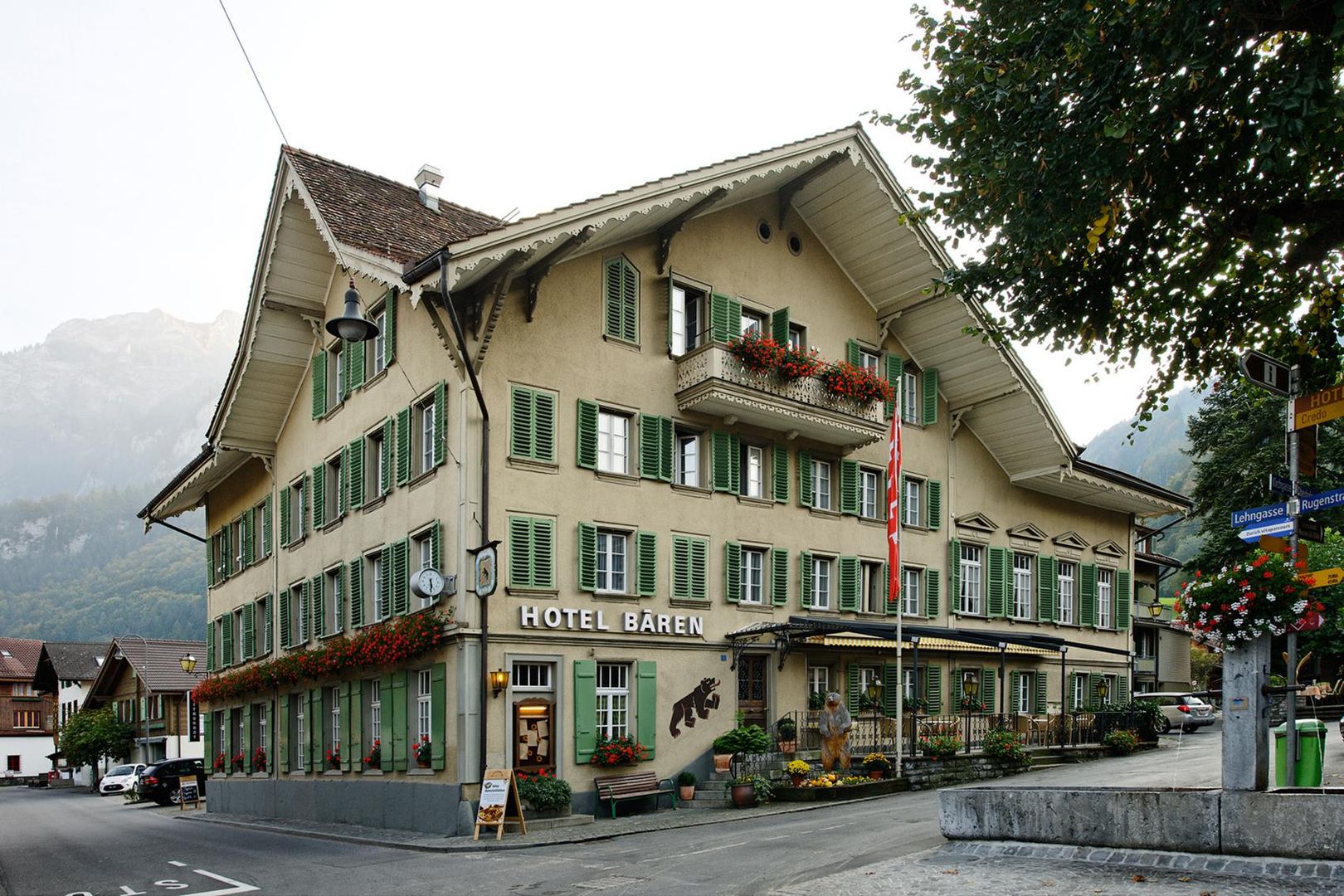 Slide1 - Hotel Baren