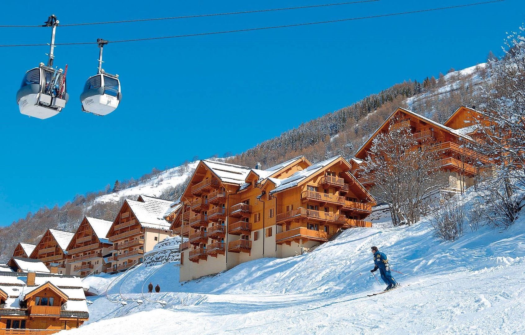 Slide1 - Le Hameau et les Chalets de la Vallee dOr