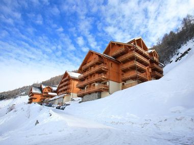 Le Hameau et les Chalets de la Vall&eacute;e d'Or