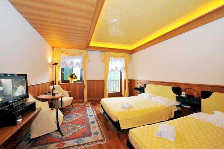 Dvoulůžkov&yacute; pokoj/2x přist., sprcha/WC (Superior), P