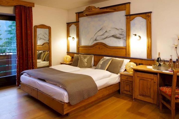 2-persoonskamer/2 bijzetbedden douche/wc (max. 2 volw. + 2 kinderen), HP