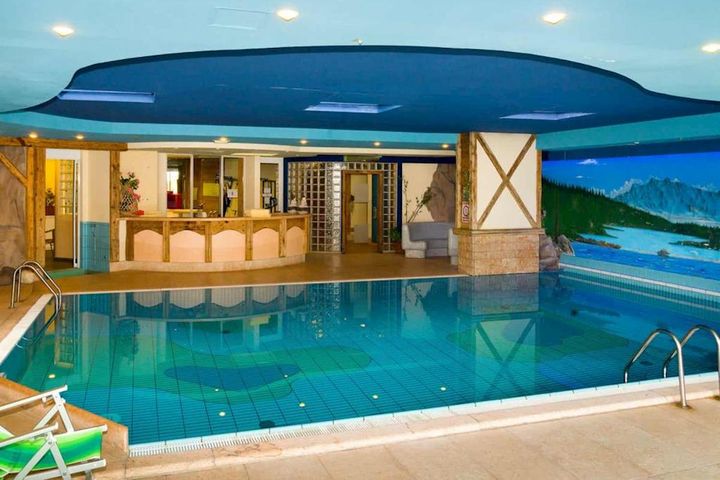 2-persoonskamer/2 bijzetbedden douche/wc (max. 2 volw. + 2 kinderen), HP