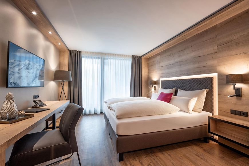 Dvoulůžkov&yacute; pokoj pro jednu osobu, sprcha/WC (cca 25 m&sup2;, Casual), P PLUS