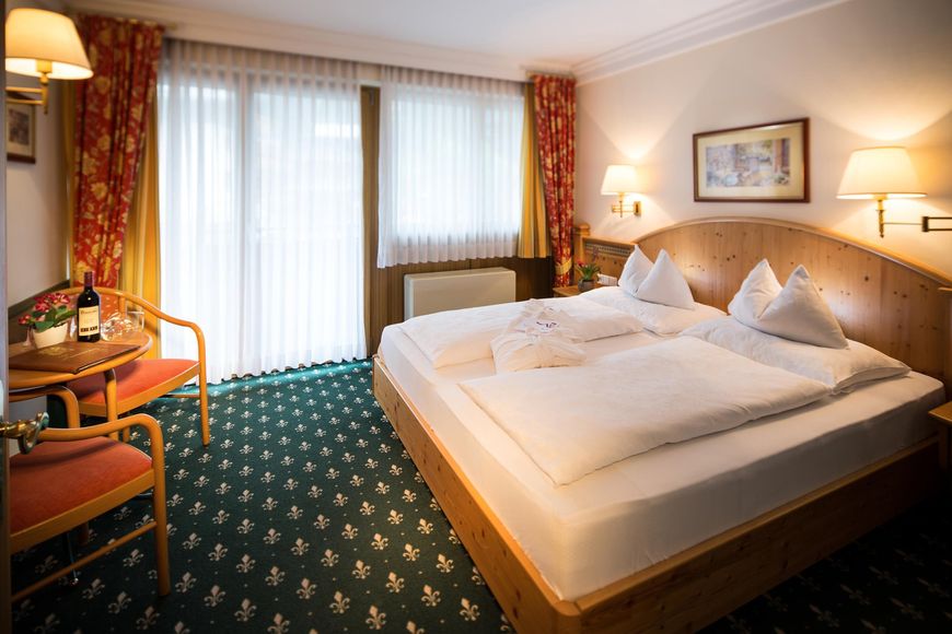 Dvoulůžkový pokoj, sprcha/WC (hlavní budova, cca 20 m²), P PLUS Cover Photo