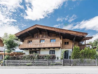 Almliebe Apartchalet in Maria Alm