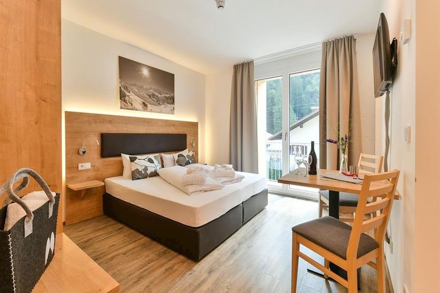 Apartm&aacute;n - 4 os. (cca 60 m&sup2;, L), BS