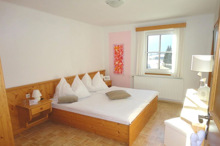 Dvoulůžkov&yacute; pokoj, sprcha/WC (Bergblick), S