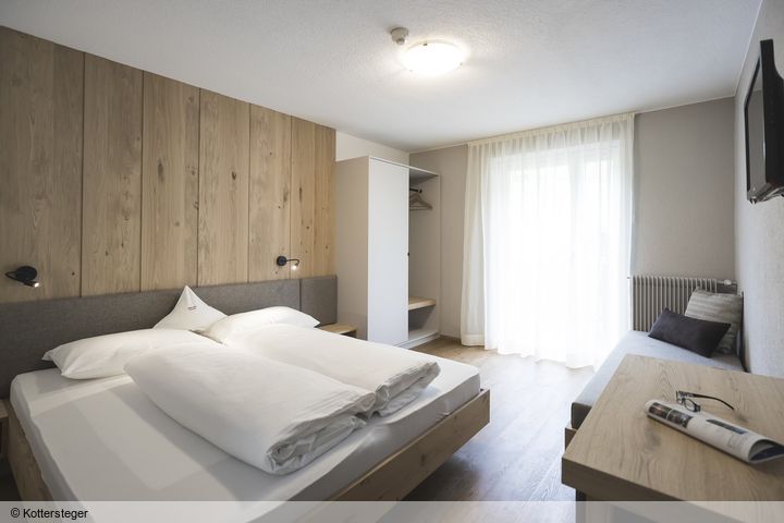 Doppelzimmer/Zustellbett Du/WC, HP