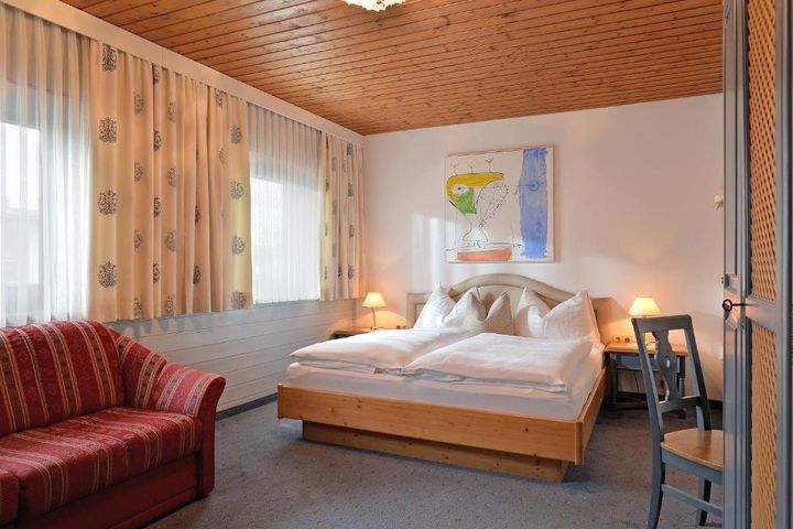Doppelzimmer Du/WC (Classic, ca. 15 m²), HP