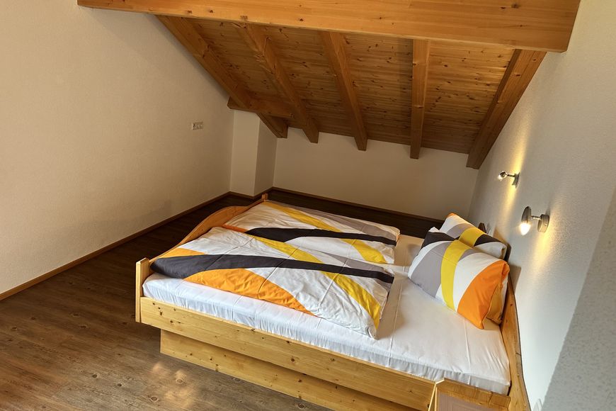 Apartm&aacute;n - 12 os. (cca 150 m&sup2;), BS