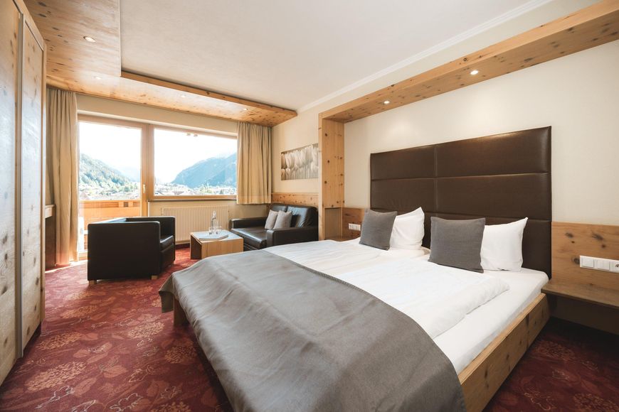 Dvoulůžkov&yacute; pokoj/2x přist., koupelna/WC (cca 22 m&sup2;, Superior, max. 2 dos. + 2 děti), P PLUS