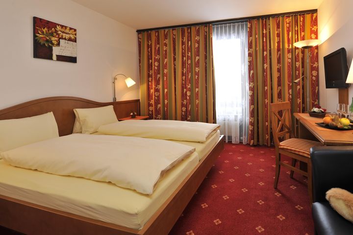 Doppelzimmer Du/WC (standard, ca. 17 m²), HP