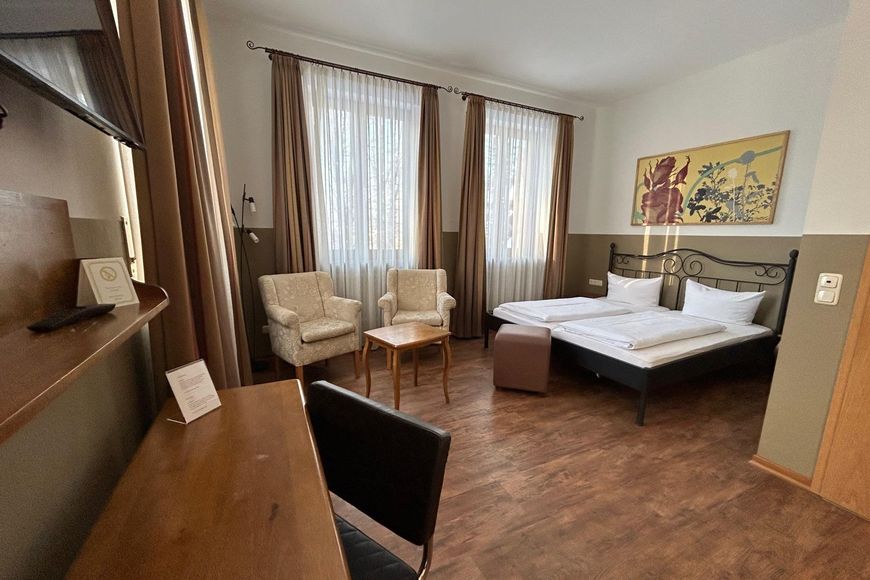 Dvoulůžkov&yacute; pokoj, sprcha/WC (cca 20 m&sup2;, Classy), S
