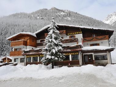 Hotel Bucaneve in Moena