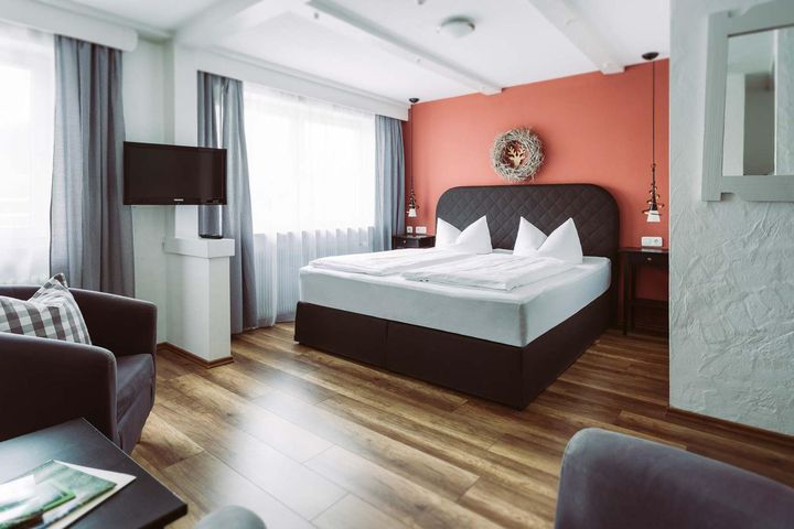 Doppelzimmer/2 Zustellb. Du/WC (2 Erw. + 2 Kinder), VP