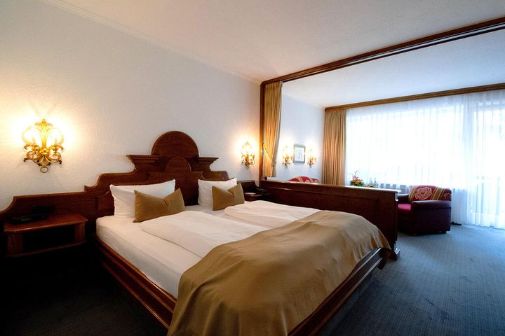 Doppelzimmer Du/WC (20 - 23 m²), ÜF