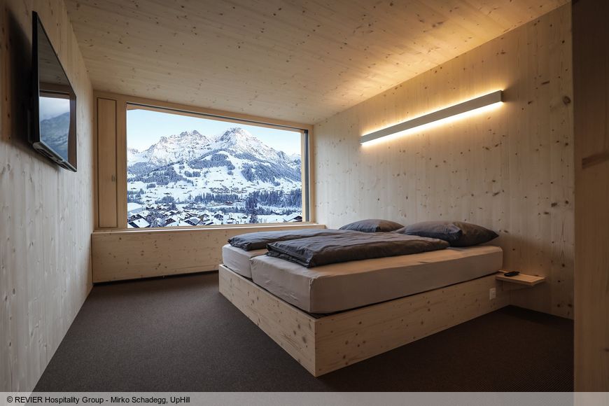 Dvoulůžkový pokoj pro jednu osobu, sprcha/WC (smart cabin, výhled na město), S Cover Photo