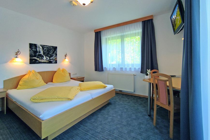 Jednolůžkový pokoj, sprcha/WC (cca 15 m²), AI light Cover Photo