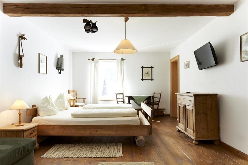 Jednolůžkový pokoj, sprcha/WC (cca 15 m²), S Cover Photo