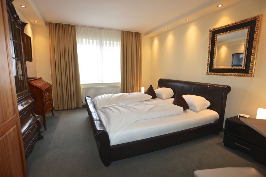 Dvoulůžkov&yacute; pokoj, sprcha/WC (cca 20 m&sup2;, Haus Brocken), AI