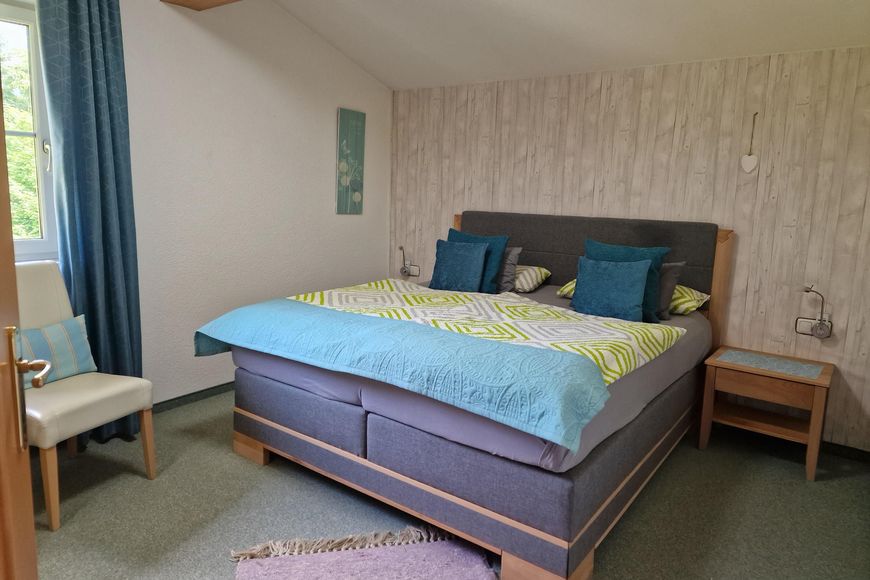 Apartm&aacute;n - 3 os. (cca 75 m&sup2;, S&uuml;dbalkon), BS
