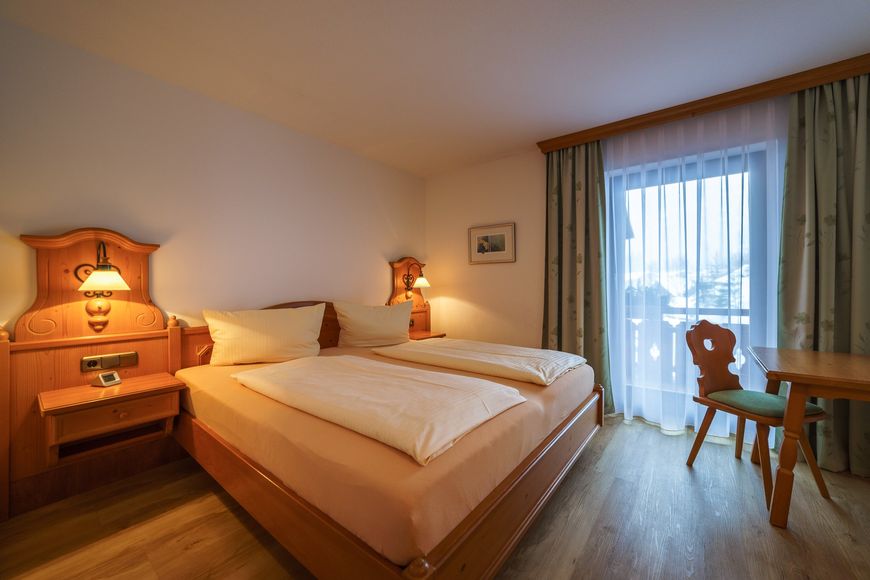 Dvoulůžkov&yacute; pokoj pro jednu osobu, sprcha/WC (20 - 23 m&sup2;), P