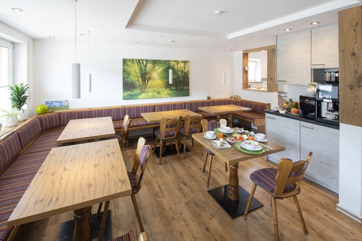 Doppelzimmer/2 Zustellb. Du/WC (ca. 20 m²), HP