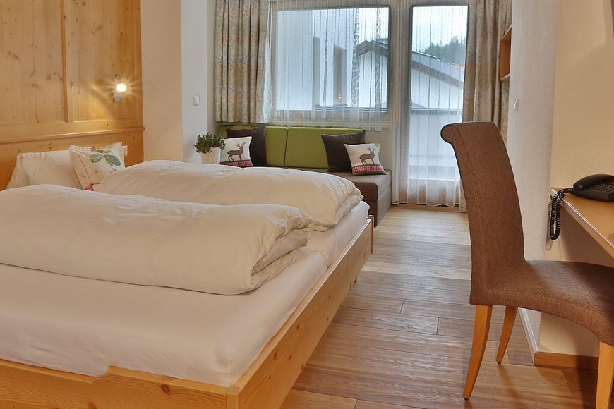 Dvoulůžkový pokoj, sprcha/WC (cca 22 m², typ A), P PLUS Cover Photo