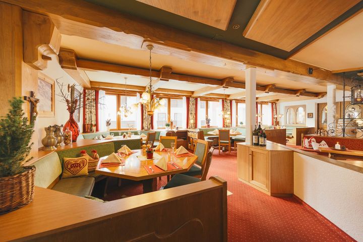 Doppelzimmer Du/WC (ca. 18 m²), HP PLUS