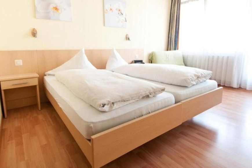 Dvoulůžkový pokoj pro jednu osobu, sprcha/WC (cca 22 m², economy), P Cover Photo